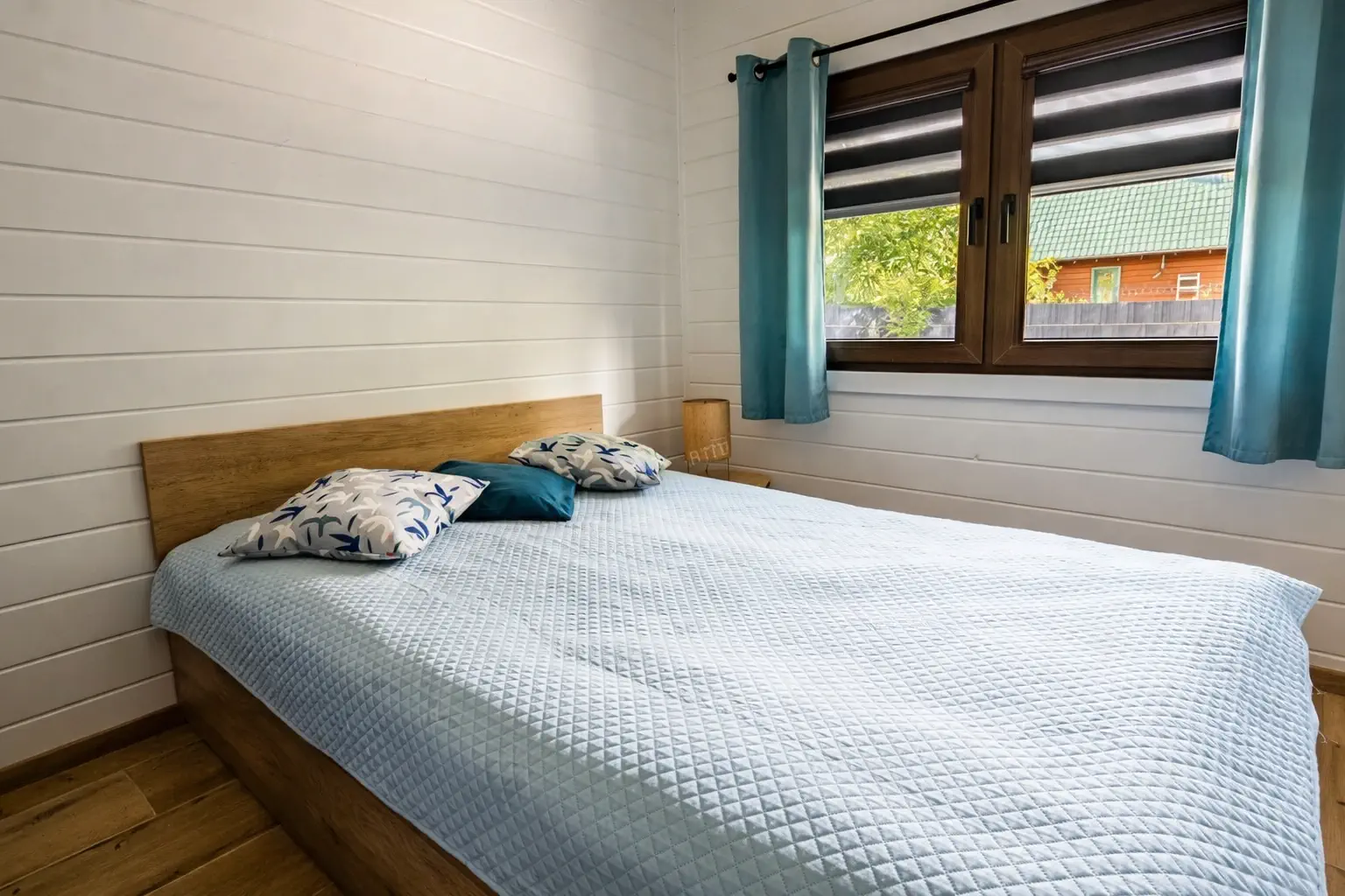 Ogród i otoczenie domku dużego JantarHome, Jantar