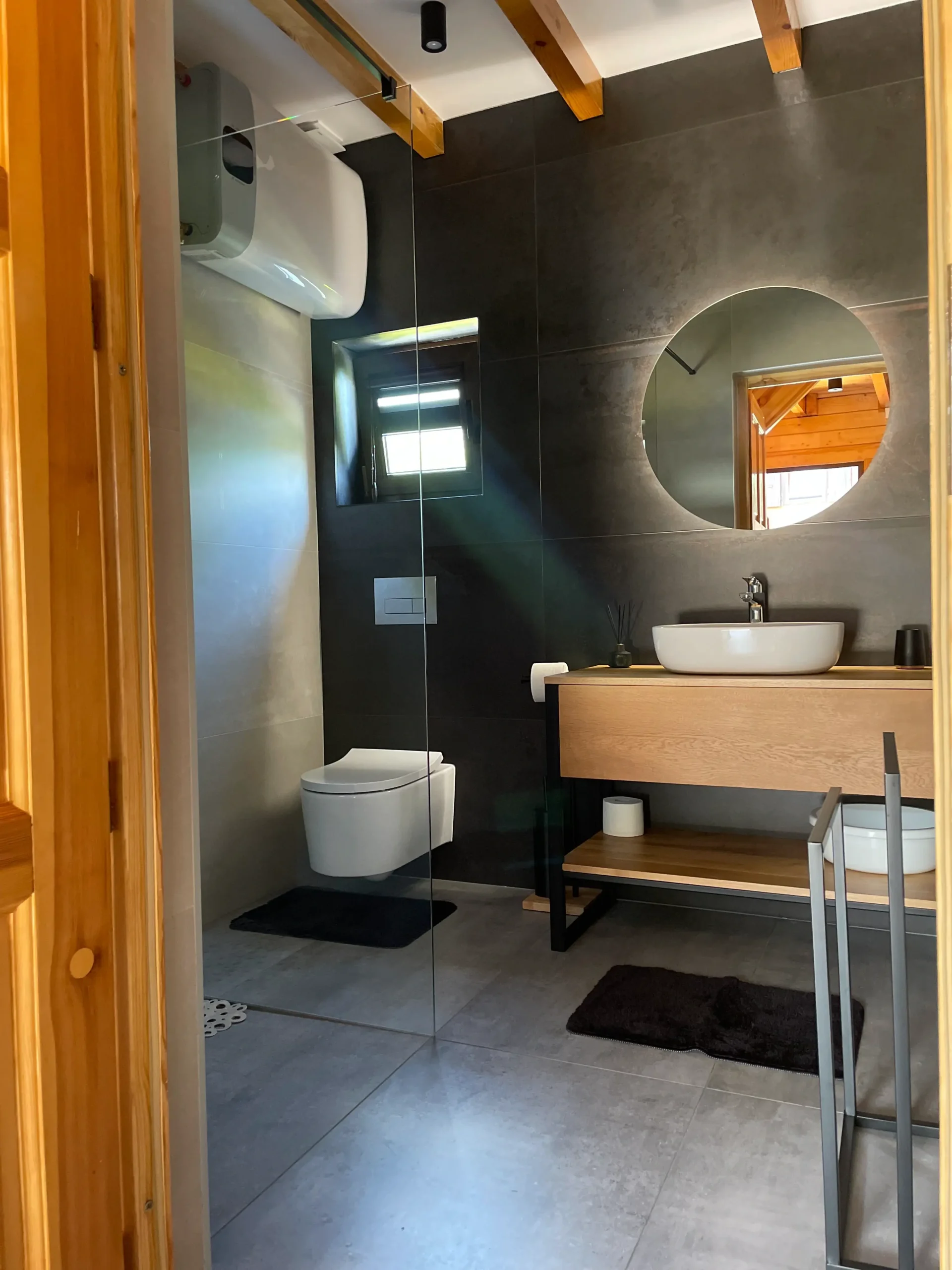 Przestronny salon w domku dużym JantarHome