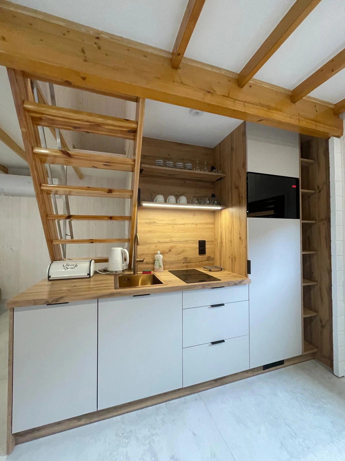 Pokój dzienny w domku małym JantarHome