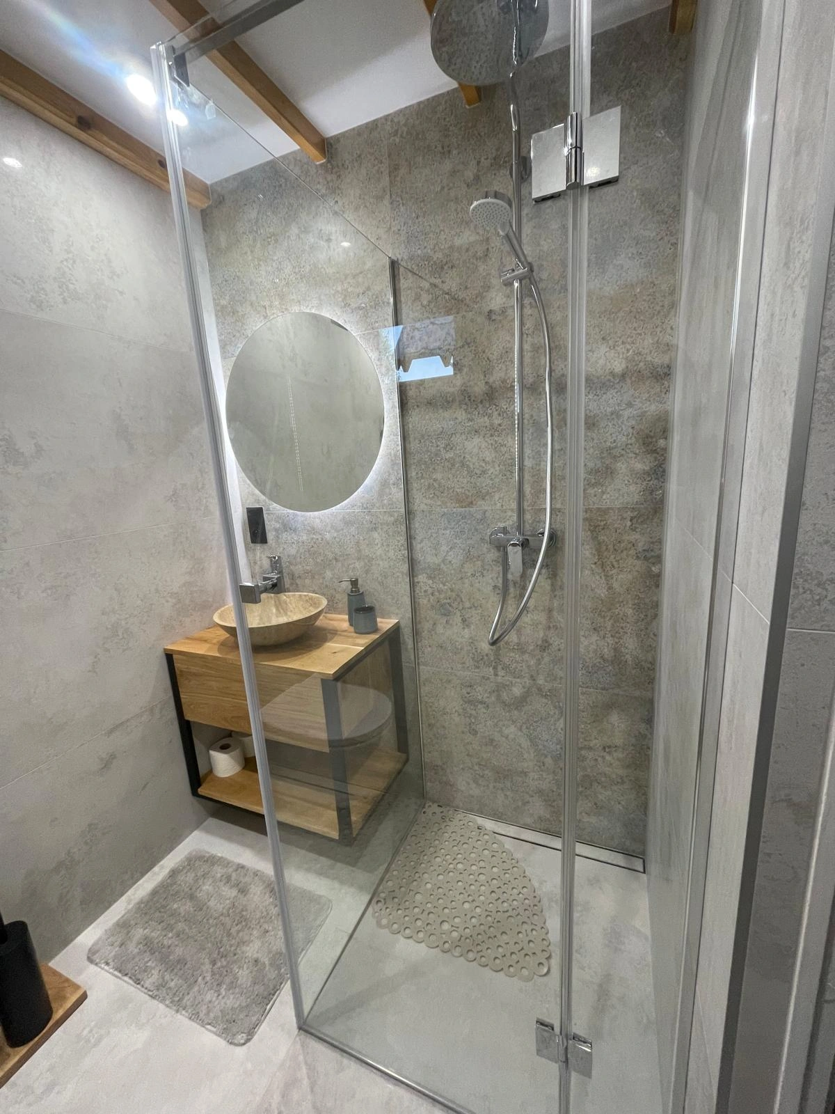 Ogród i zieleń wokół domku małego JantarHome